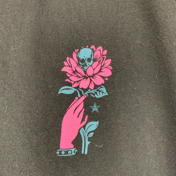 OBEY PROPAGANDA Black Tee "Grown Wild" Skull Flower Graphics Small - Picture 6 of 9